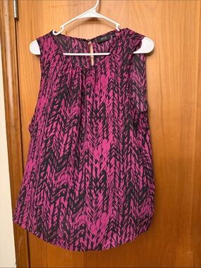 Apt. 9 Fuchsia and Black Printed Sleeveless Keyhole Top